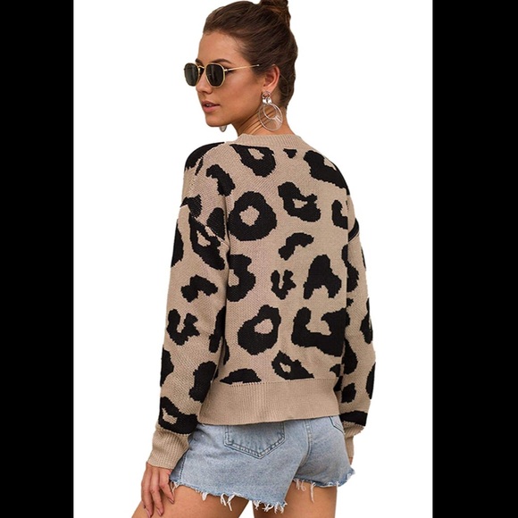 Leopard Cheetah Animal Print Long Sleeve Pullover - Picture 3 of 8